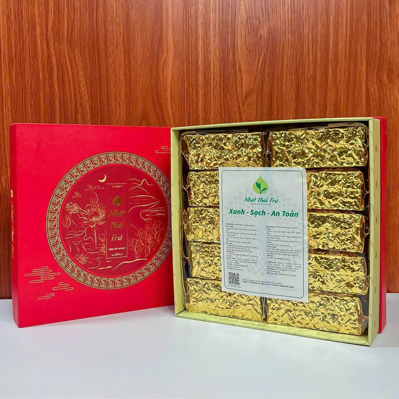 Hộp quà lớn Nhất Thái Trà nhiều gói chè hút chân không